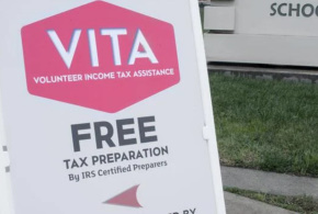 VITA Clinic Helps Low-Income Taxpayers